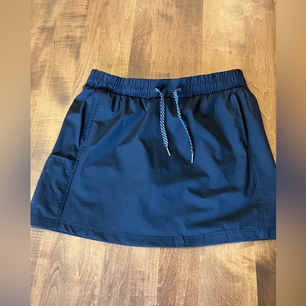 Black Avalanche athletic skirt size large
